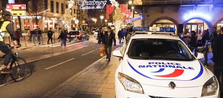 à Strasbourg Deux Pickpockets à Cartons Jaunes Repérés Au