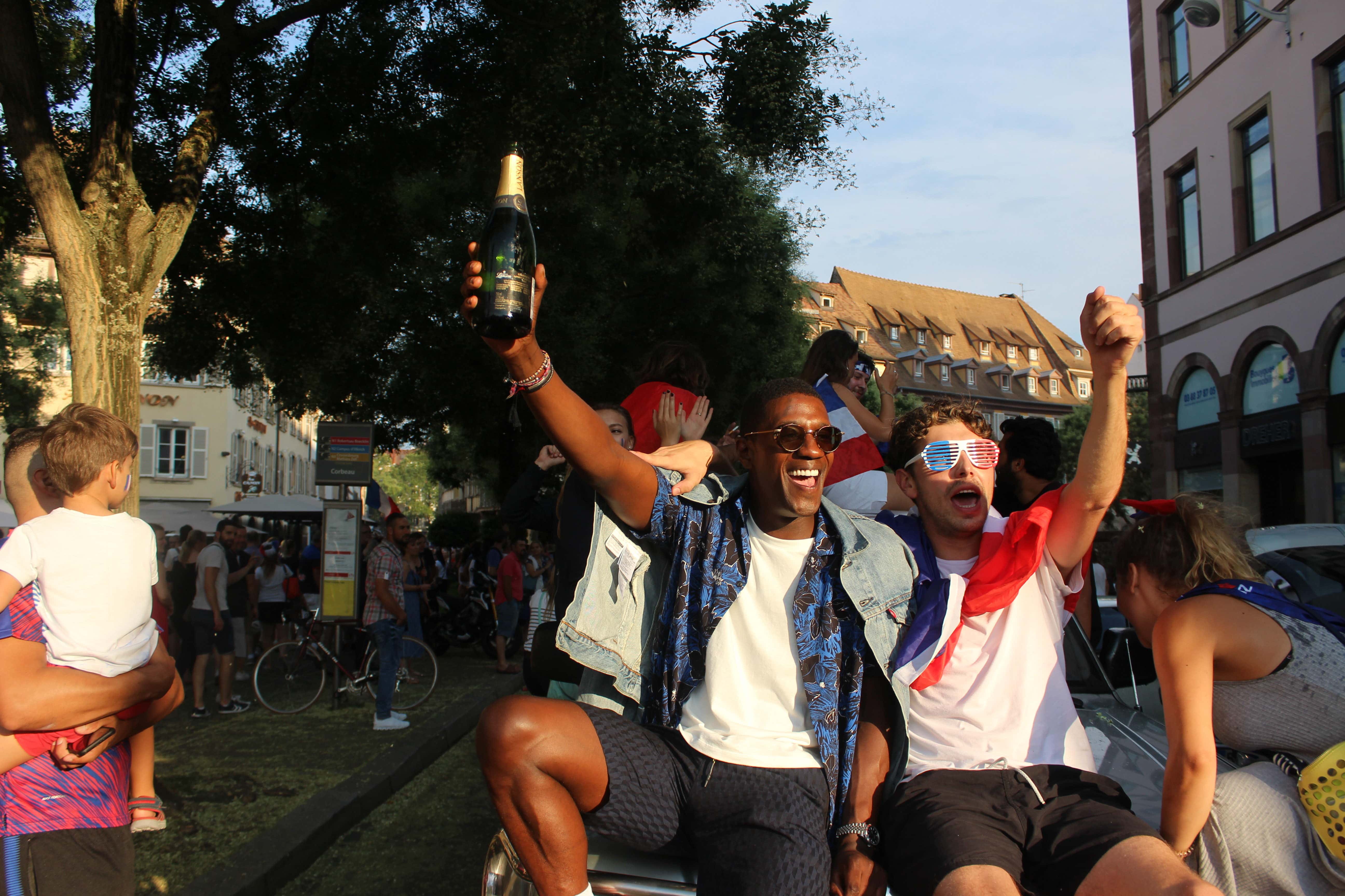 Dans les rues de Strasbourg après la victoire de la France en Coupe du Monde (Photo JFG / Rue89 Strasourg)