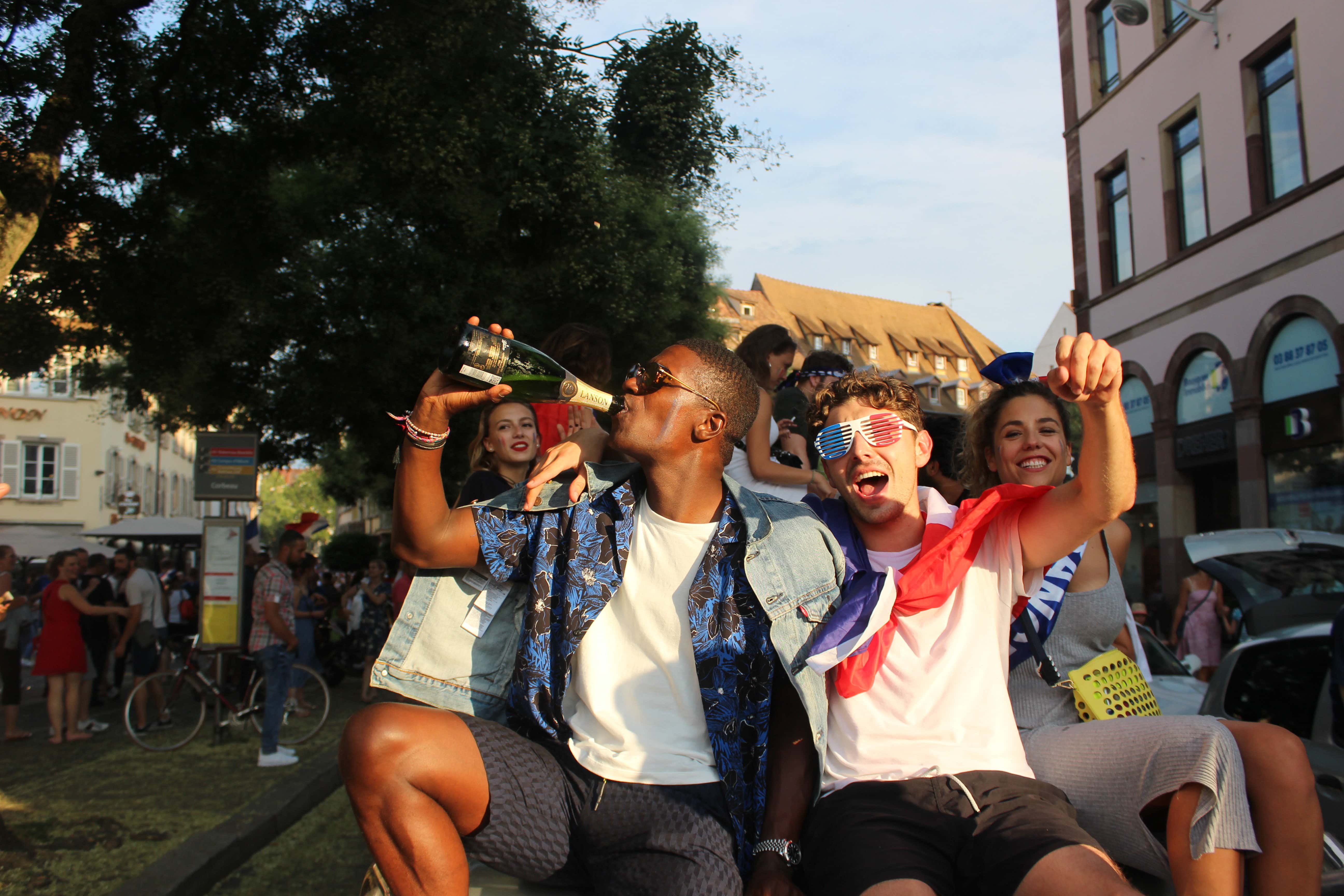 Dans les rues de Strasbourg après la victoire de la France en Coupe du Monde (Photo JFG / Rue89 Strasourg)