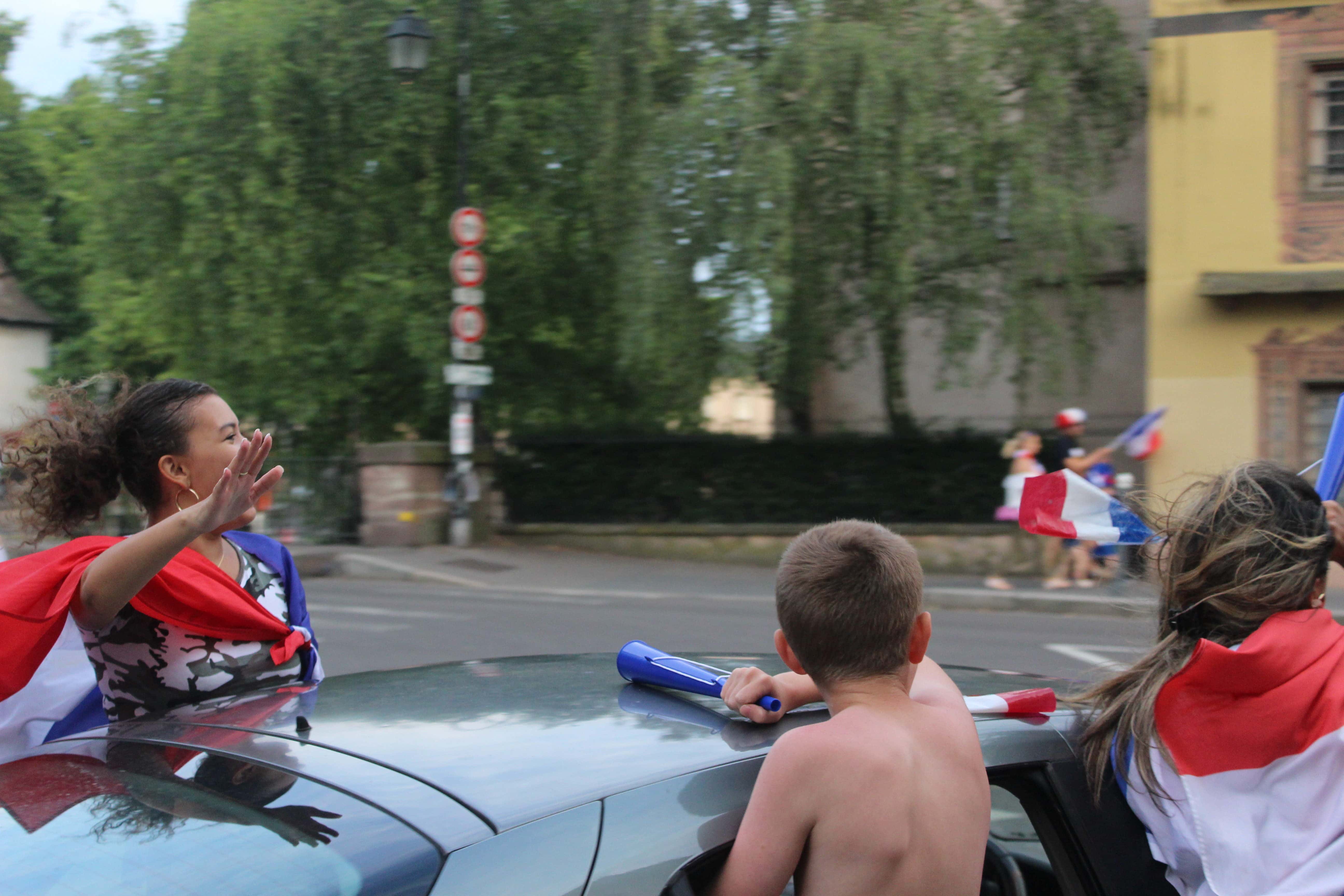 Dans les rues de Strasbourg après la victoire de la France en Coupe du Monde (Photo JFG / Rue89 Strasourg)