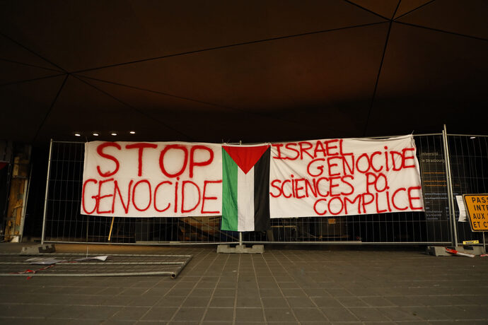 Le conseil d’administration de Sciences Po Strasbourg envahi par des étudiants pour la Palestine