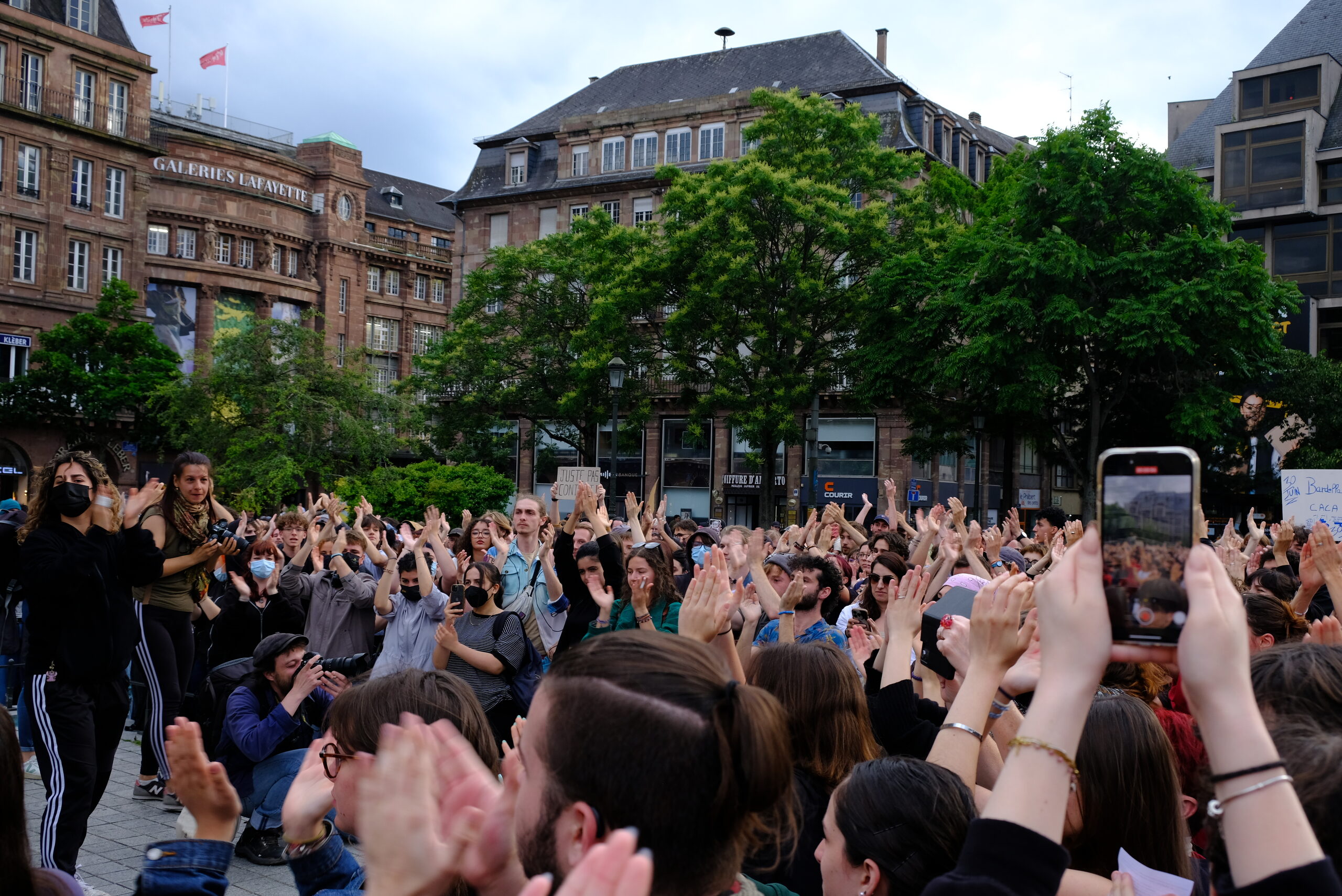 1 000 jeunes manifestent contre l’extrême droite à Strasbourg