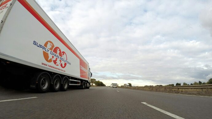 Bataille de lobbys sur la taxe poids lourds auprès d’un Frédéric Bierry hésitant