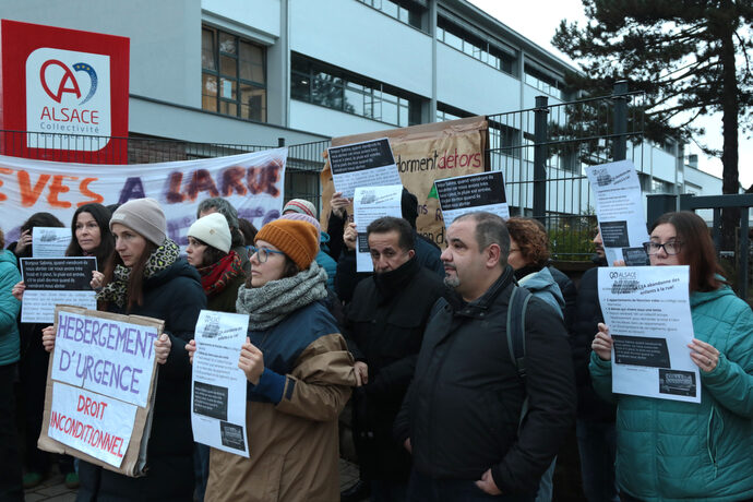 Au collège Lezay Marnésia, 17 enfants mis à l’abri par les enseignants mobilisés