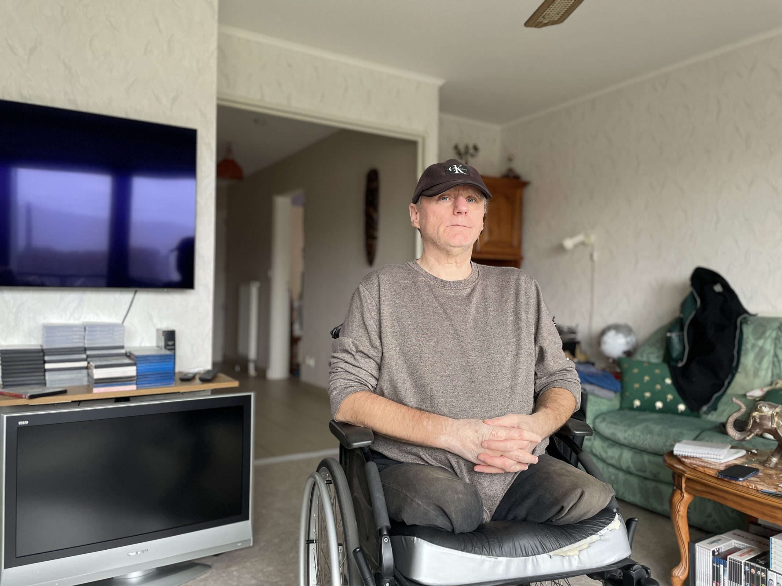 Antoine, 62 ans, handicapé : « Sans ascenseur, je reste enfermé et je deviens fou »